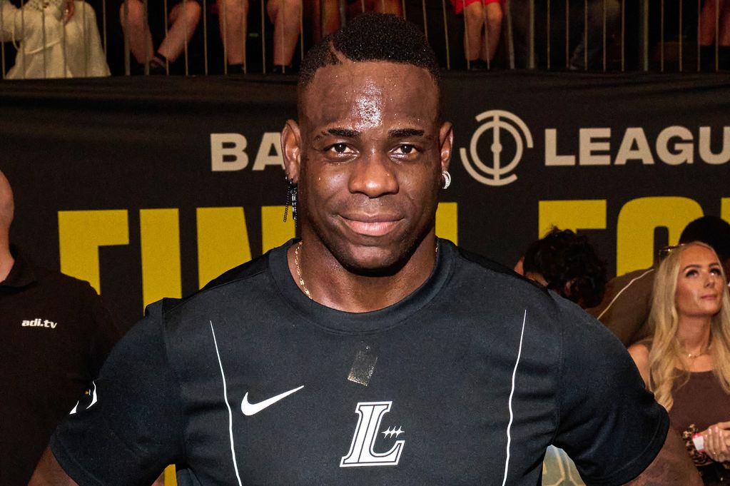Balotelli chuẩn bị rời Genoa, gia nhập CLB thứ 13 trong sự nghiệp