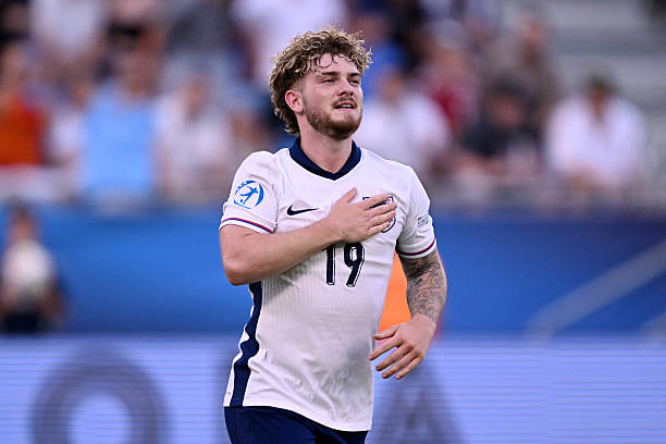 Harvey Elliott: Tỏa sáng cùng Tam Sư và ngã rẽ ở Liverpool