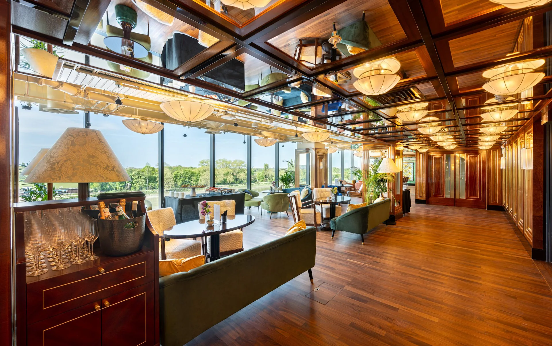 Khu vực Riverside sang trọng của đội bóng thành London.
