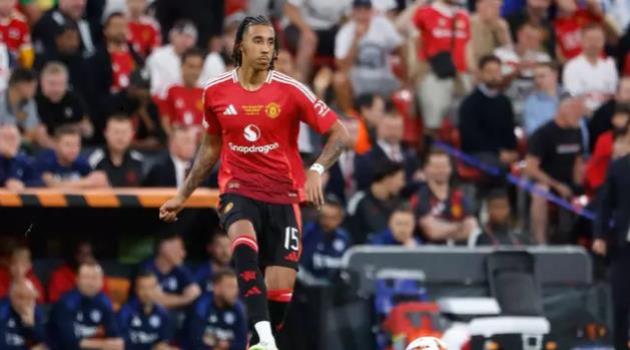 Leny Yoro hối hận khi gia nhập MU, tiếc vì lỡ Real Madrid