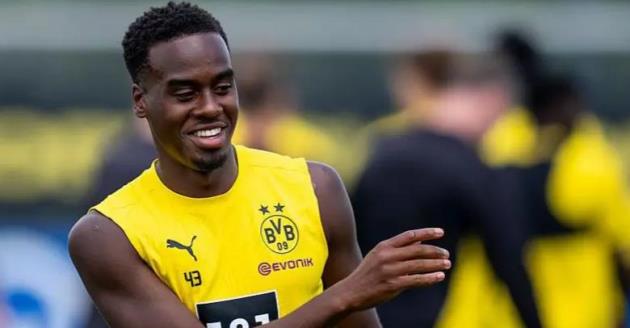 Jamie Gittens sắp đến Chelsea.
