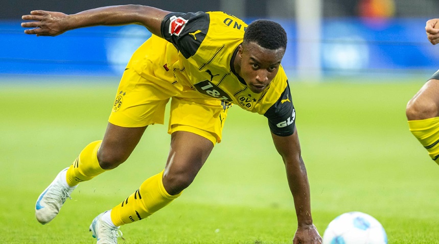 Youssoufa Moukoko: Sự nghiệp thăng trầm của một “thần đồng” 20 tuổi