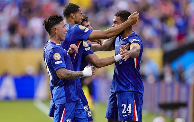 Chelsea mệt bở hơi tai mới đánh bại Benfica