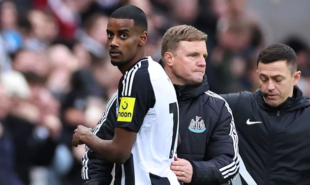 Isak lọt tầm ngắm của Liverpool, Eddie Howe vẫn bình thản