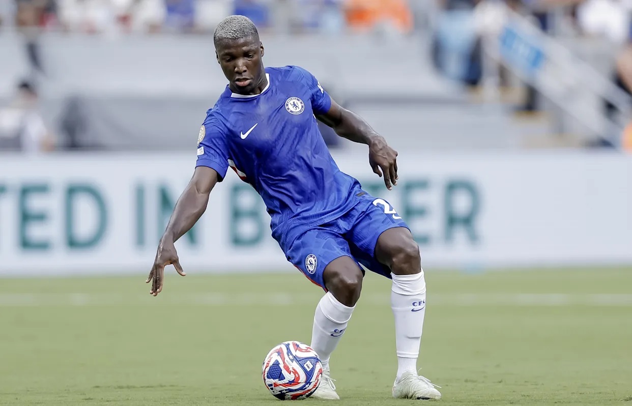 Moises Caicedo: Nhạc trưởng Chelsea trong chiến thắng tưng bừng trước Benfica