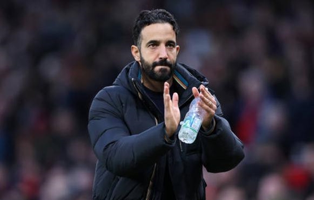 Gánh nặng tài chính cản bước tái thiết Manchester United
