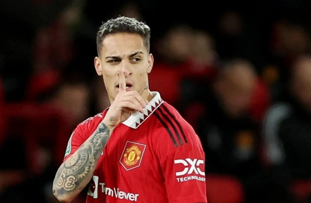 Man Utd và cái giá cắt lỗ: Tốn hàng triệu bảng để chia tay những người thừa