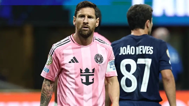 Ảnh minh họa cho bài viết về Bị chế nhạo, suýt choảng đồng đội cũ: Messi bất lực trong ngày PSG 'nghiền nát' Inter Miami
