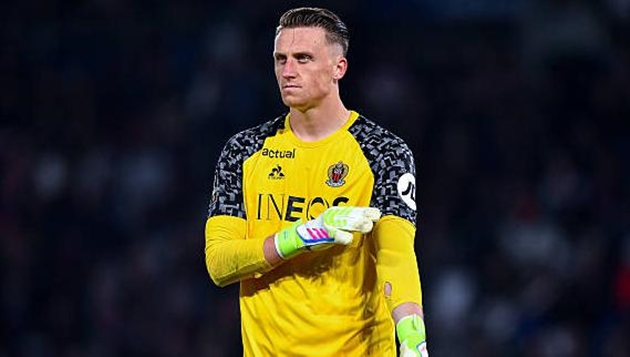 Man United và Chelsea cạnh tranh vì Marcin Bulka