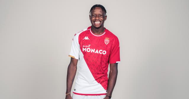 Denis Zakaria sẽ là cặp bài trung với Pogba ở tuyến giữa.