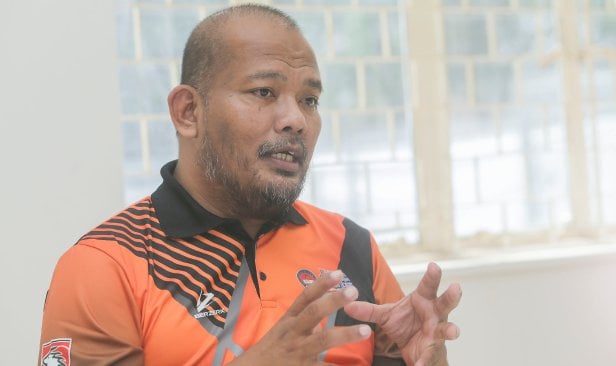 Zulakbal Abdul Karim quan ngại về dàn sao nhập tịch.