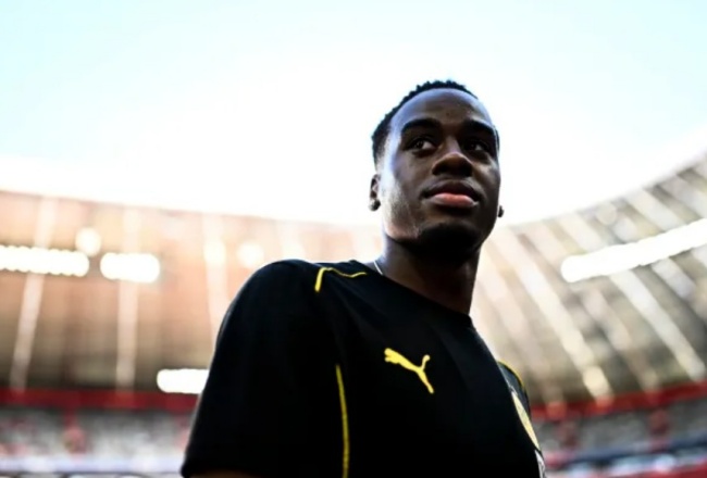 Sếp lớn Dortmund xác nhận Gittens đàm phán Chelsea, chưa chốt tương lai
