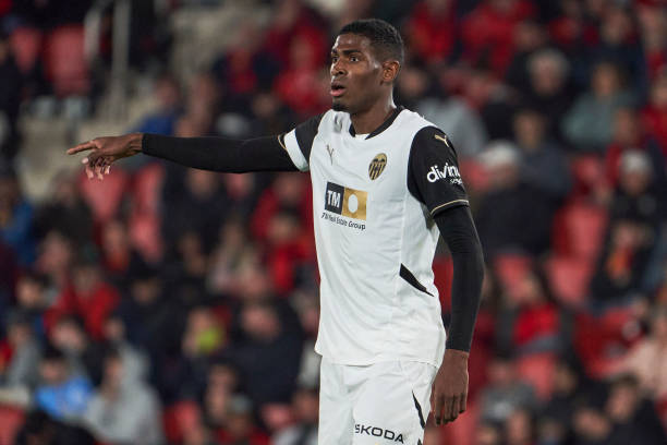 Cristhian Mosquera và câu hỏi về chính sách chuyển nhượng của Arsenal