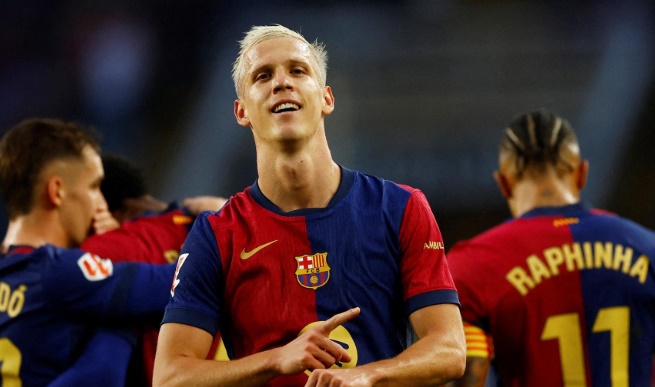 Dani Olmo là bản hợp đồng đắt giá duy nhất của Barca hè năm ngoái.