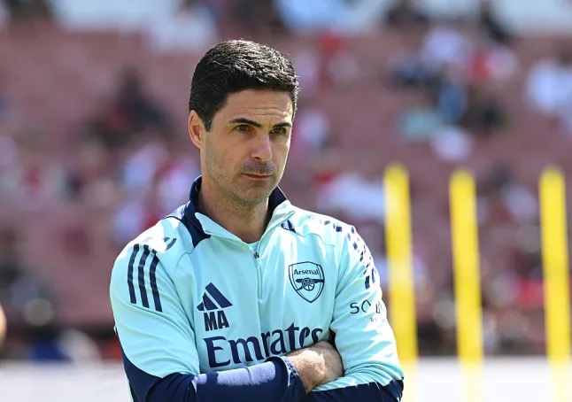 Arsenal đang cần một tiền đạo mới.
