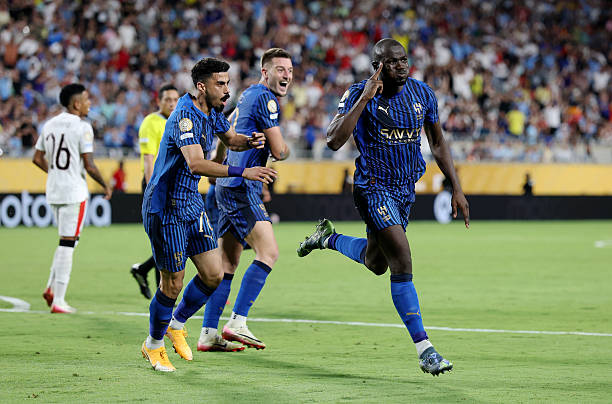 Al Hilal gây sốc cho làng túc cầu.