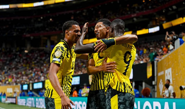 Ảnh minh họa cho bài viết về Song tấu Guirassy - Adeyemi tỏa sáng, Dortmund vào tứ kết nghẹt thở
