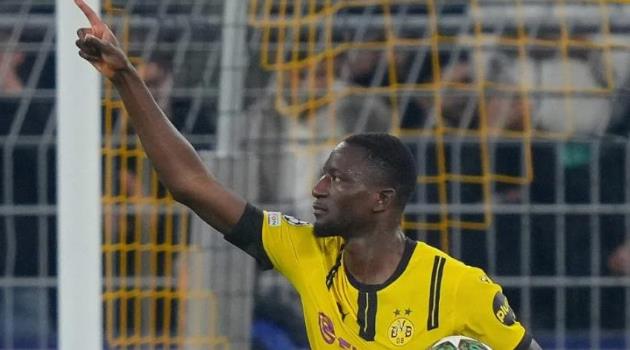 Serhou Guirassy bùng nổ ở Dortmund.