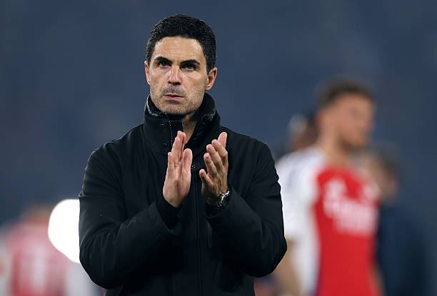 Tháng Bảy đã đến, Arsenal không còn lý do để trì hoãn