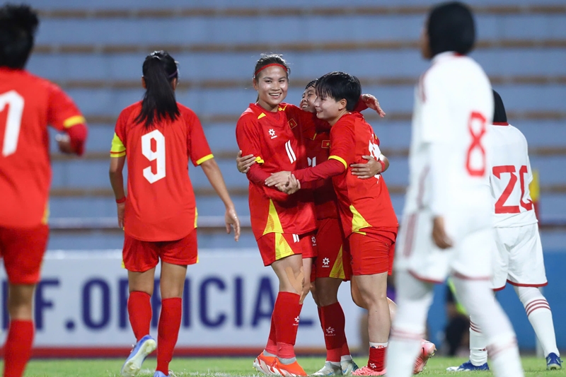 Tuyển Nữ Việt Nam hủy diệt UAE 6-0, tiến sát vé Asian Cup 2026
