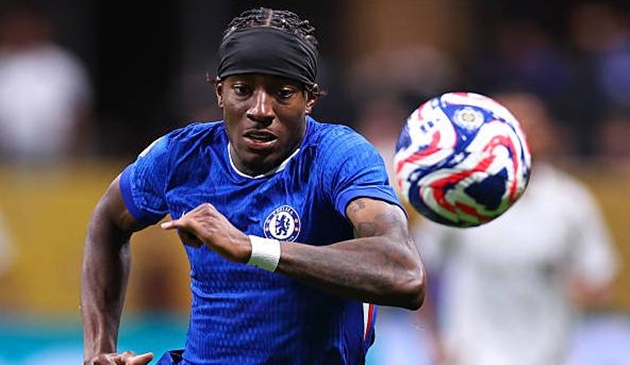 Noni Madueke có thể đóng vai trò quan trọng trong kế hoạch chuyển nhượng của Chelsea.