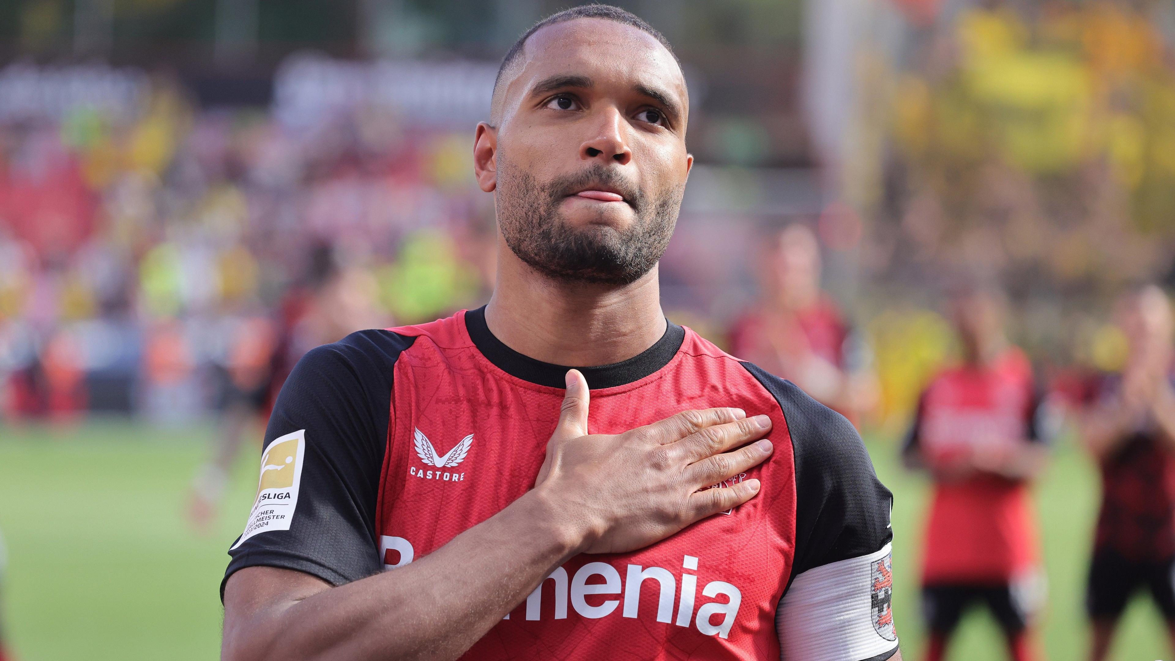 Jonathan Tah đã rời Bayer Leverkusen sau mùa giải chơi ấn tượng để chọn gia nhập Bayern Munich.
