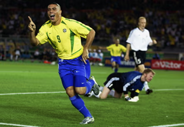 Ronaldo ghi bàn thắng quan trọng ở trận chung kết.