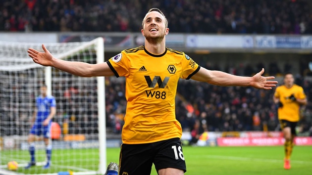 Molineux, ngày mưa vàng và tiếng tru của sói đầu đàn Jota