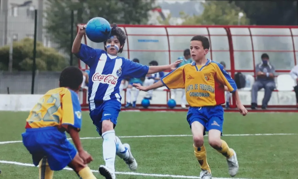 Diogo Jota hồi còn thi đấu cho học viện Gondomar.