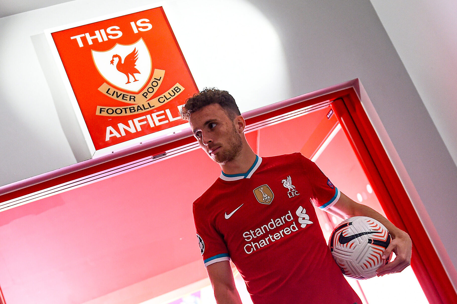 Jota trong ngày ra mắt Liverpool