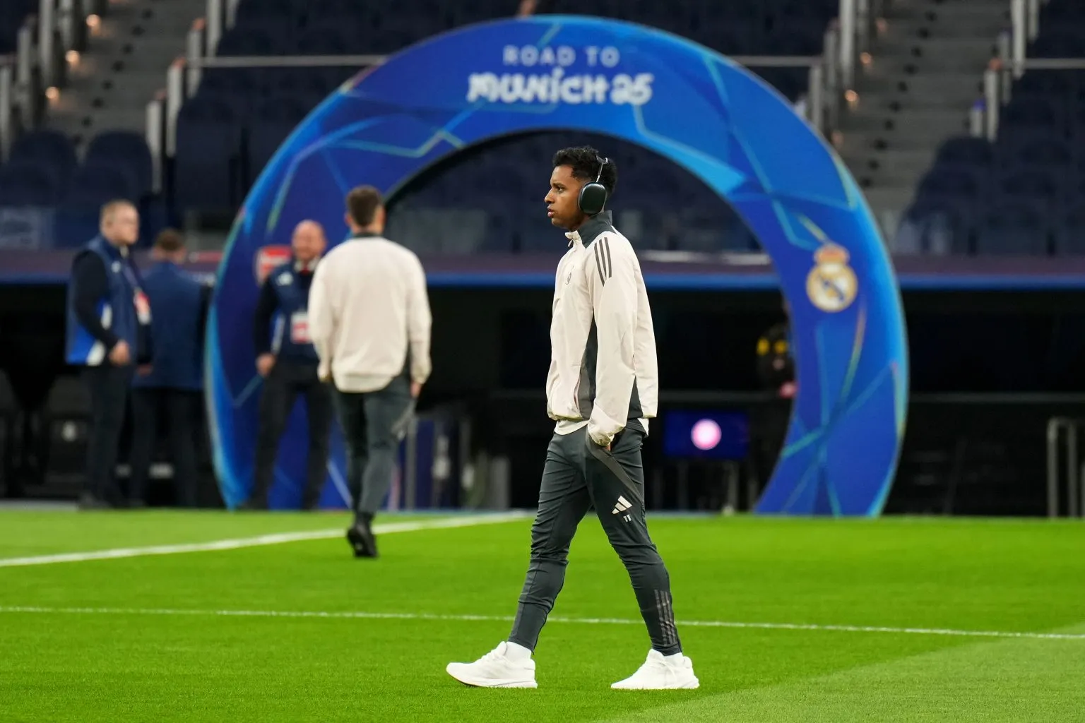 NÓNG: Real sẵn sàng chia tay Rodrygo