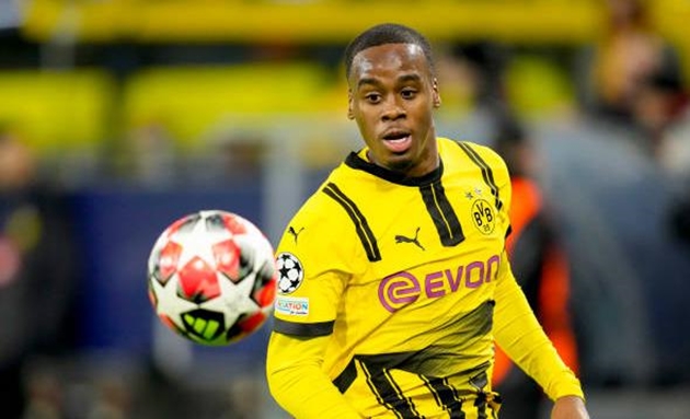 Jamie Bynoe-Gittens chuẩn bị chuyển sang khoác áo Chelsea.