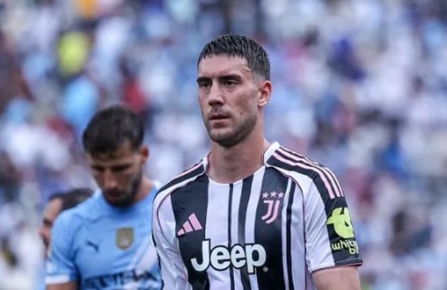 Vlahovic gần như bật bãi khỏi Juventus vì David