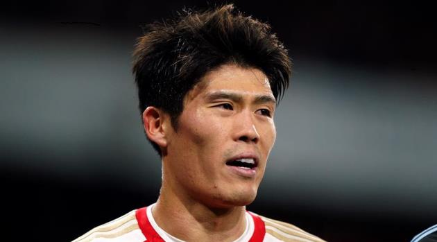 Tomiyasu chấm dứt hợp đồng sớm với Arsenal vì chấn thương kéo dài