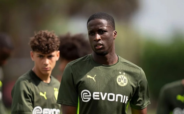 Dortmund sắp bán Coulibaly: Thêm một bước tinh gọn đội hình