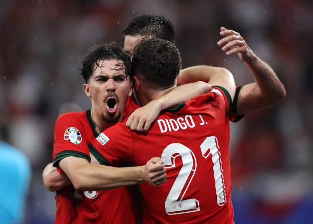 PSG mặc niệm, Vitinha đau buồn trước sự ra đi của Jota và Silva