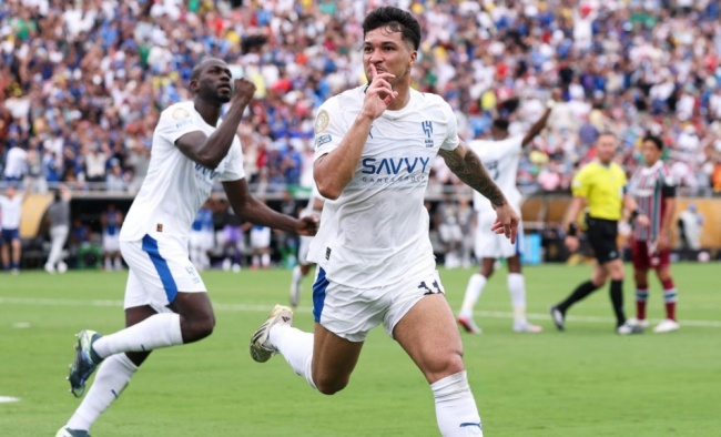 Marcos Leonardo gỡ hòa 1-1 cho Al Hilal.