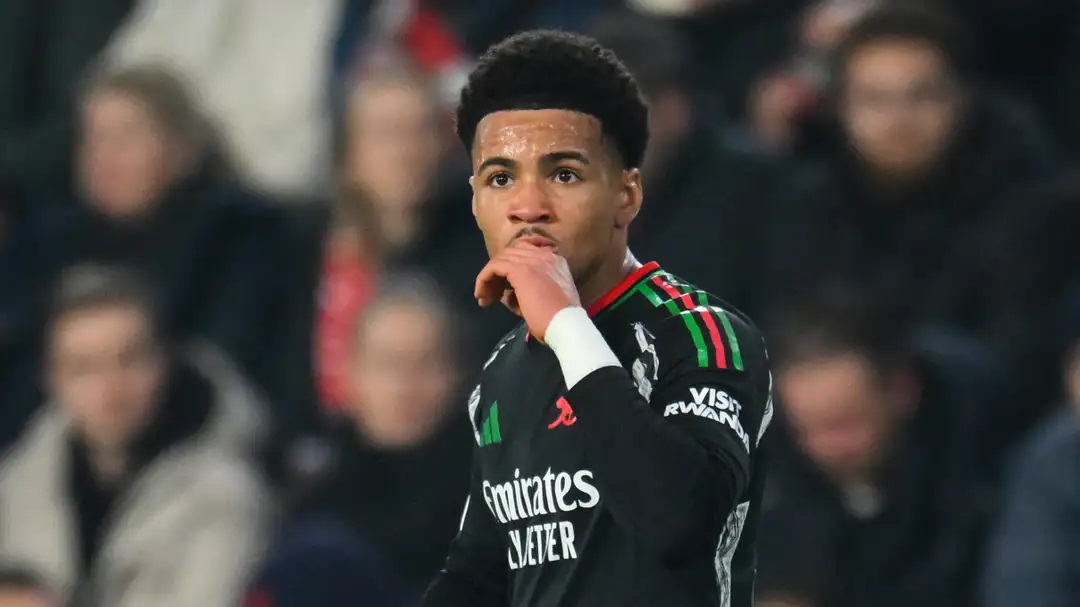 Arsenal chật vật giữ chân Ethan Nwaneri