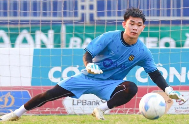 Sông Lam Nghệ An chia tay đội trưởng trẻ nhất lịch sử V.League