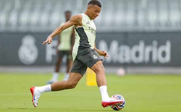 Mbappe tích cực tập luyện.