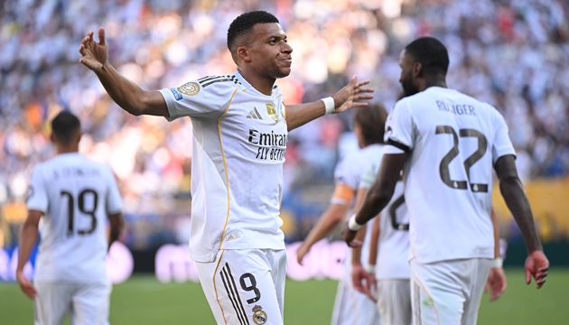 Kylian Mbappe trở lại và ghi bàn.