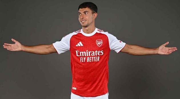 Zubimendi sẽ là câu trả lời của Arsenal cho Rodri?