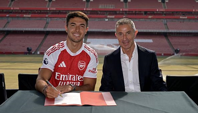 Martin Zubimendi chính thức gia nhập Arsenal.