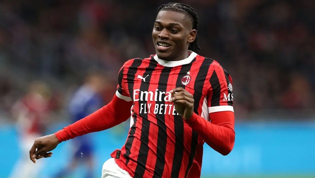 Bayern từ bỏ theo đuổi Leao: Arsenal và Man Utd hưởng lợi?