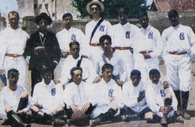 Đội bóng Madrid FC ở năm đầu thành lập 1902.