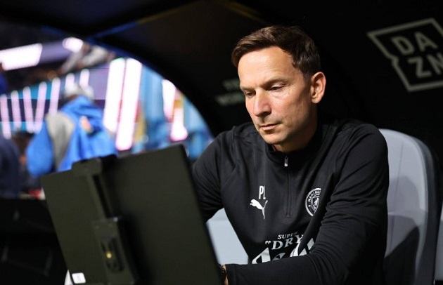 Lijnders từng giúp Klopp xây dựng hệ thống pressing mạnh mẽ ở Liverpool.