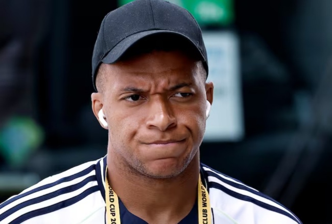 Mbappe rút đơn kiện PSG.