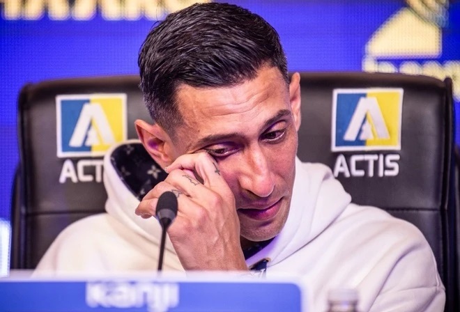 Angel Di Maria rơi nước mắt khi trở lại Rosario Central sau 18 năm ở châu Âu
