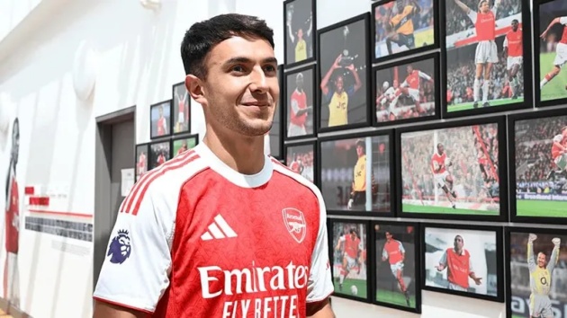 Zubimendi được so sánh có lối chơi tương đồng với Alonso.
