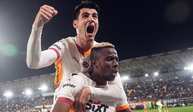 Osimhen có thể bị bán đứt cho Galatasaray.